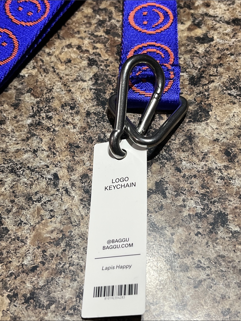 BAGGU Logo Keychain - Picture 6 of 7